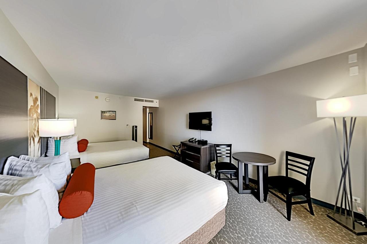 Aqua Palms Waikiki Ocean View Lanai Parking Included Appartement Honolulu Buitenkant foto
