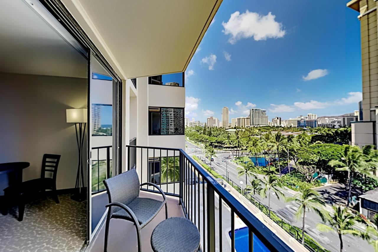 Aqua Palms Waikiki Ocean View Lanai Parking Included Appartement Honolulu Buitenkant foto