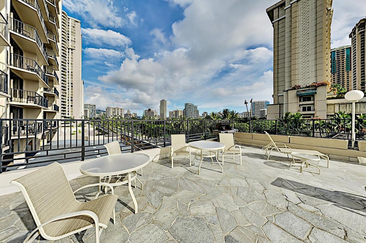 Aqua Palms Waikiki Ocean View Lanai Parking Included Appartement Honolulu Buitenkant foto